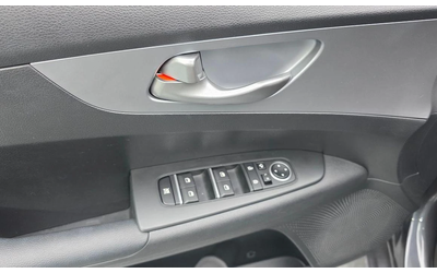 Kia K3 1.6 Prestige * НАЙ-ДОБРА ЦЕНА В БЪЛГАРИЯ* - автомобили, коли, обяви за нови и употребявани 13