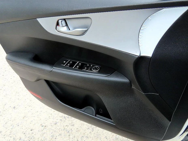 Kia K3 1.6 Trendy * НАЙ-ДОБРА ЦЕНА В БЪЛГАРИЯ* - автомобили, коли, обяви за нови и употребявани 10