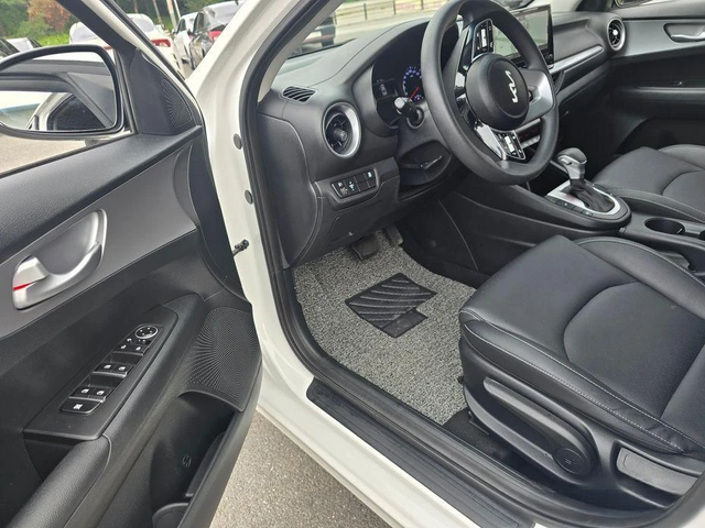 Kia K3 1.6 Trendy * НАЙ-ДОБРА ЦЕНА В БЪЛГАРИЯ* - автомобили, коли, обяви за нови и употребявани 8