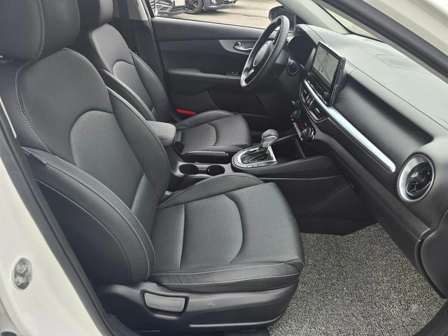 Kia K3 1.6 Trendy * НАЙ-ДОБРА ЦЕНА В БЪЛГАРИЯ* - автомобили, коли, обяви за нови и употребявани 9