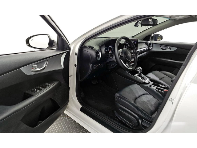 Kia K3 1.6 Trendy * НАЙ-ДОБРА ЦЕНА В БЪЛГАРИЯ* - автомобили, коли, обяви за нови и употребявани 9