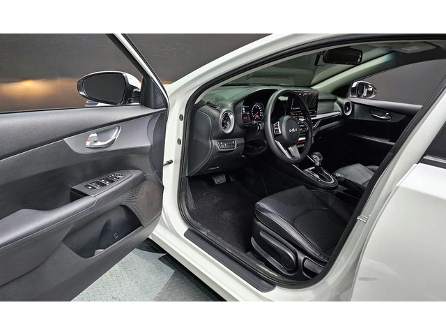 Kia K3 1.6 Trendy * НАЙ-ДОБРА ЦЕНА В БЪЛГАРИЯ* - автомобили, коли, обяви за нови и употребявани 9