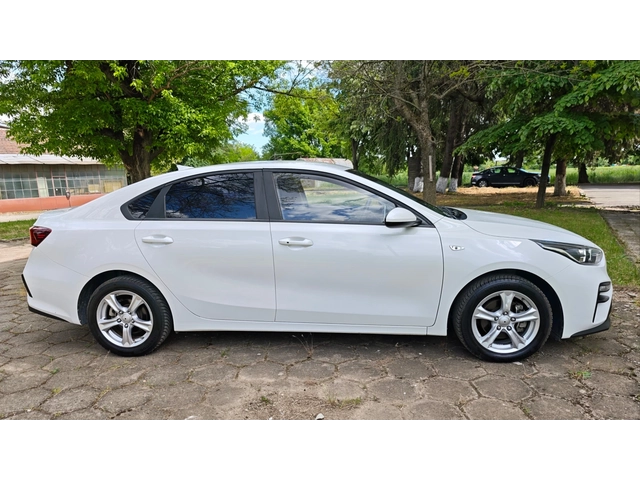 Kia K3 1.6 MPI - ГАЗ/БЕНЗИН - автомобили, коли, обяви за нови и употребявани 2