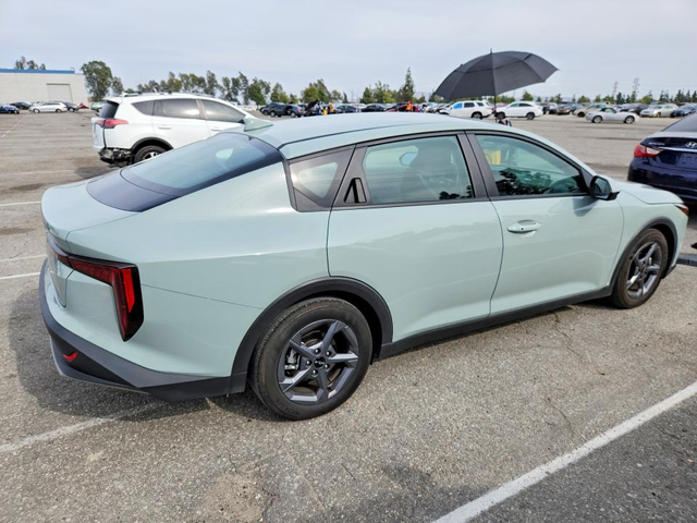 Kia K4 2.0L 4 FRONT WHEEL DRIVE - автомобили, коли, обяви за нови и употребявани 2