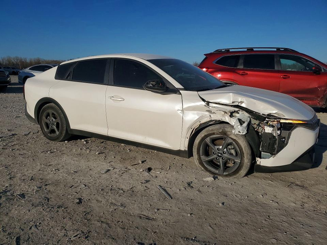 Kia K4 2.0L 4 Front Wheel Drive - автомобили, коли, обяви за нови и употребявани 3