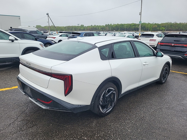 Kia K4 2L 4cyl Front Wheel Drive - автомобили, коли, обяви за нови и употребявани 2