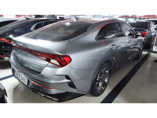 KIA K5 - автомобили, коли, обяви за нови и употребявани 3