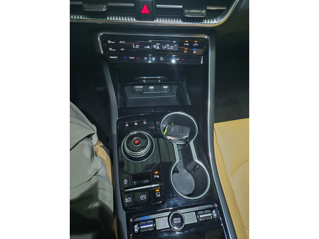 KIA K5 - автомобили, коли, обяви за нови и употребявани 18