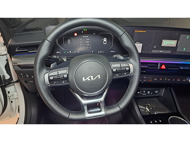 KIA K5 - автомобили, коли, обяви за нови и употребявани 11