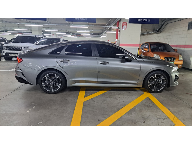 KIA K5 - автомобили, коли, обяви за нови и употребявани 3