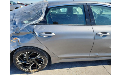 Kia K5 2.5L 4 Front-wheel Drive - автомобили, коли, обяви за нови и употребявани 10