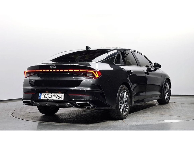 Kia K5 - автомобили, коли, обяви за нови и употребявани 1