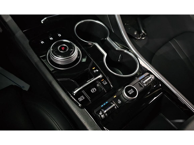 Kia K5 - автомобили, коли, обяви за нови и употребявани 8