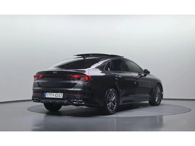 Kia K5 - автомобили, коли, обяви за нови и употребявани 1