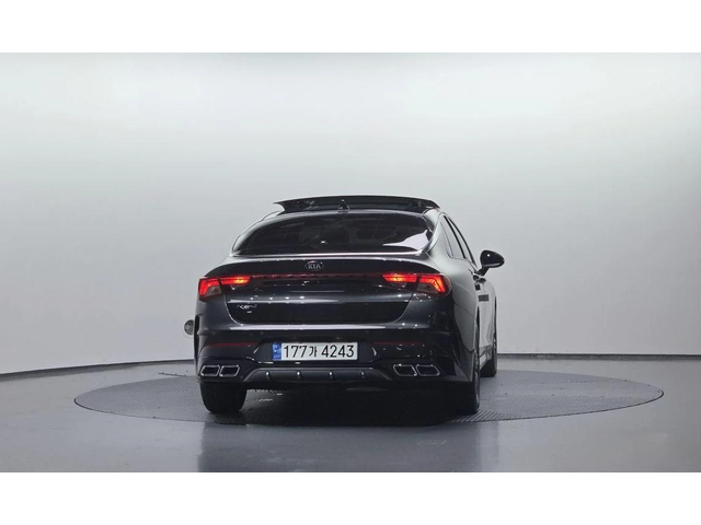 Kia K5 - автомобили, коли, обяви за нови и употребявани 3