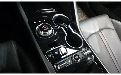 Kia K5 - автомобили, коли, обяви за нови и употребявани 8