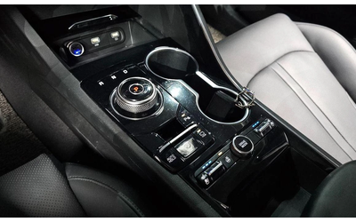 Kia K5 - автомобили, коли, обяви за нови и употребявани 8