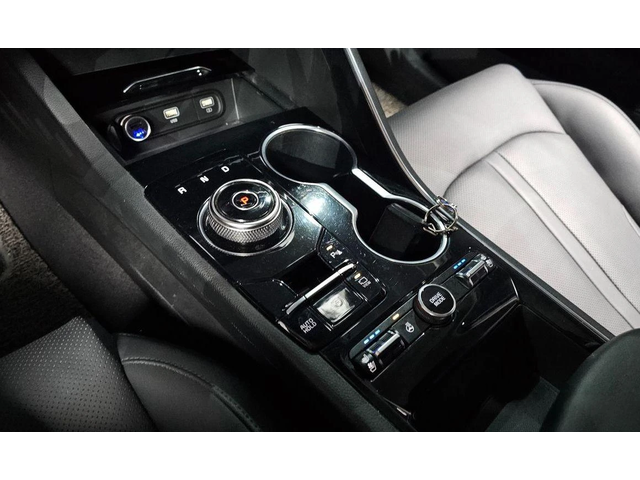 Kia K5 - автомобили, коли, обяви за нови и употребявани 8