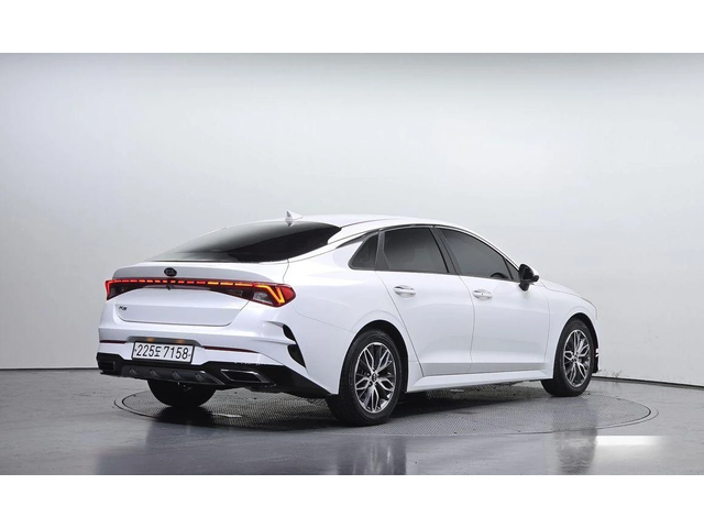 Kia K5 - автомобили, коли, обяви за нови и употребявани 1