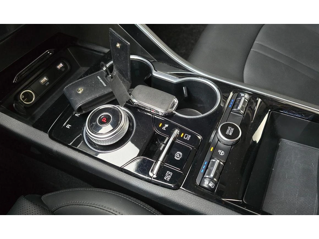 Kia K5 - автомобили, коли, обяви за нови и употребявани 8