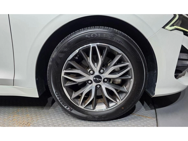 Kia K5 - автомобили, коли, обяви за нови и употребявани 4