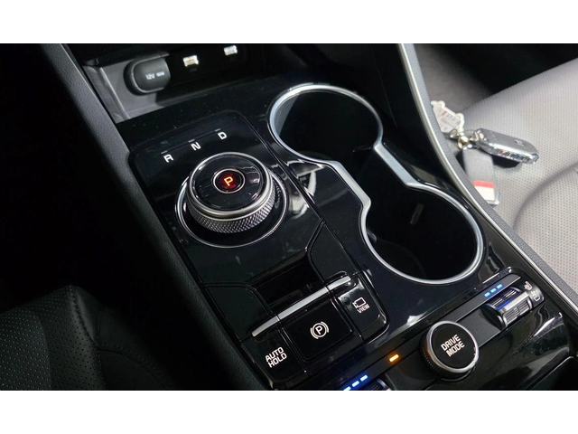 Kia K5 - автомобили, коли, обяви за нови и употребявани 8