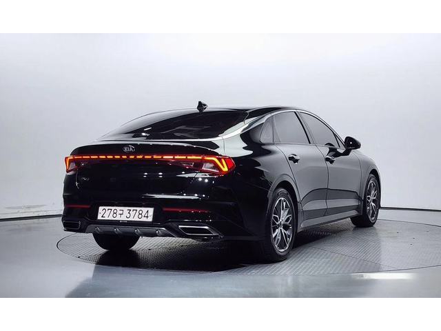 Kia K5 - автомобили, коли, обяви за нови и употребявани 1