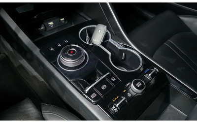 Kia K5 - автомобили, коли, обяви за нови и употребявани 8