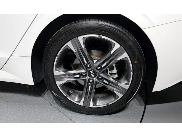 Kia K5 - автомобили, коли, обяви за нови и употребявани 4