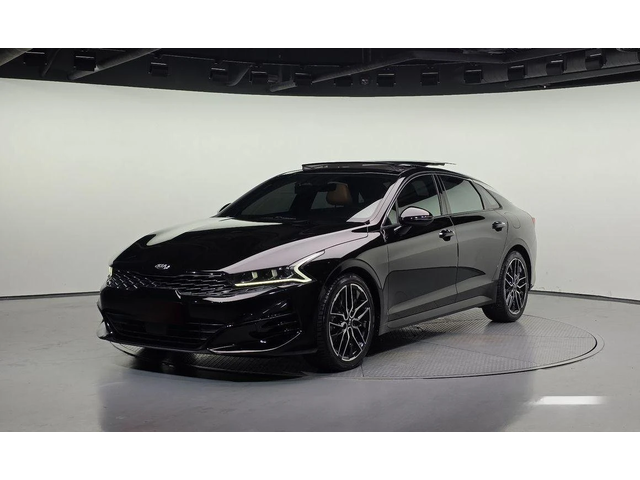 Kia K5 - автомобили, коли, обяви за нови и употребявани 0