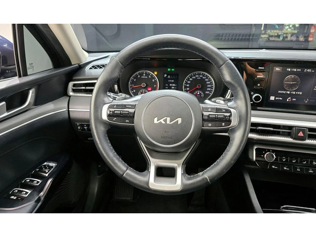 Kia K5 - автомобили, коли, обяви за нови и употребявани 13