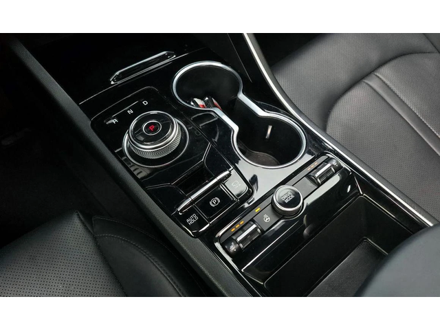 Kia K5 - автомобили, коли, обяви за нови и употребявани 8