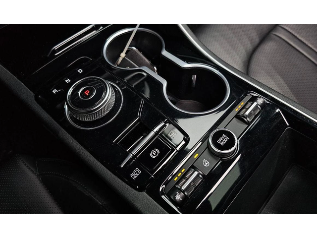 Kia K5 - автомобили, коли, обяви за нови и употребявани 8