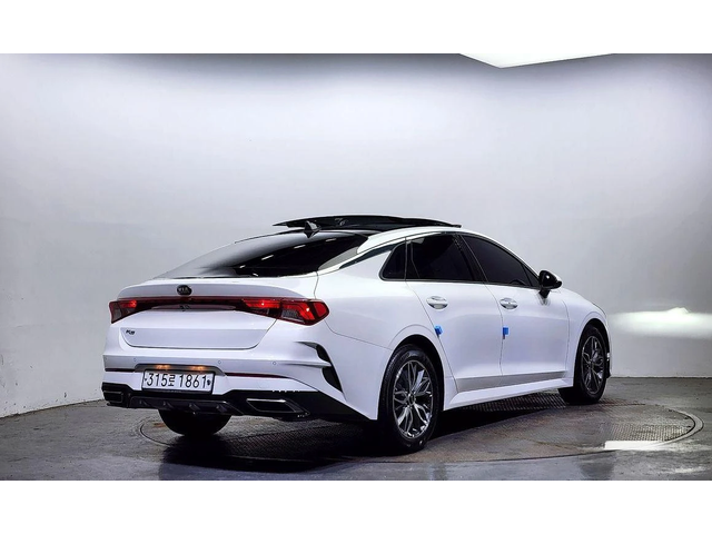 Kia K5 - автомобили, коли, обяви за нови и употребявани 1