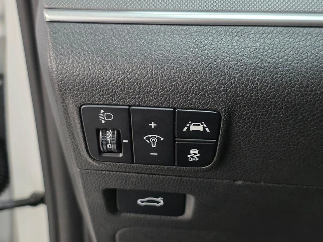 Kia K5 - автомобили, коли, обяви за нови и употребявани 10