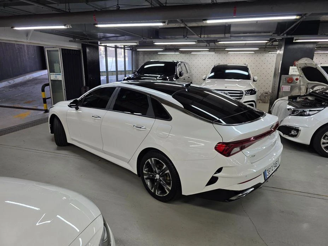 Kia K5 - автомобили, коли, обяви за нови и употребявани 1