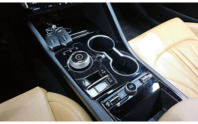 Kia K5 - автомобили, коли, обяви за нови и употребявани 8