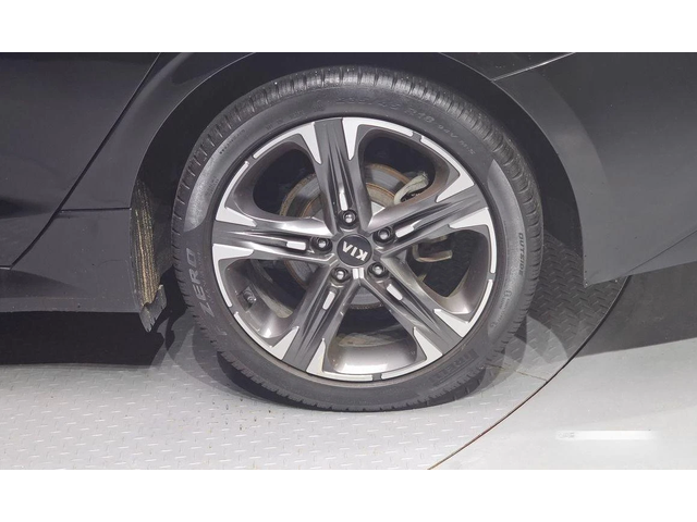 Kia K5 - автомобили, коли, обяви за нови и употребявани 4