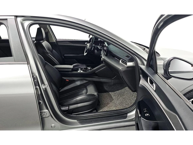 Kia K5 - автомобили, коли, обяви за нови и употребявани 11