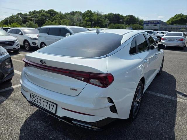 Kia K5 - автомобили, коли, обяви за нови и употребявани 1