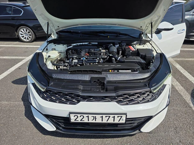 Kia K5 - автомобили, коли, обяви за нови и употребявани 5