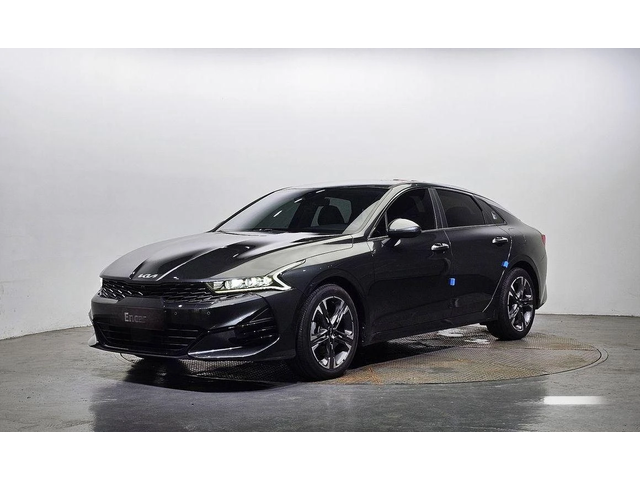 Kia K5 - автомобили, коли, обяви за нови и употребявани 0