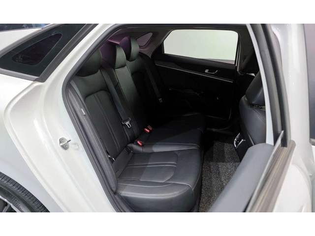 Kia K5 - автомобили, коли, обяви за нови и употребявани 11