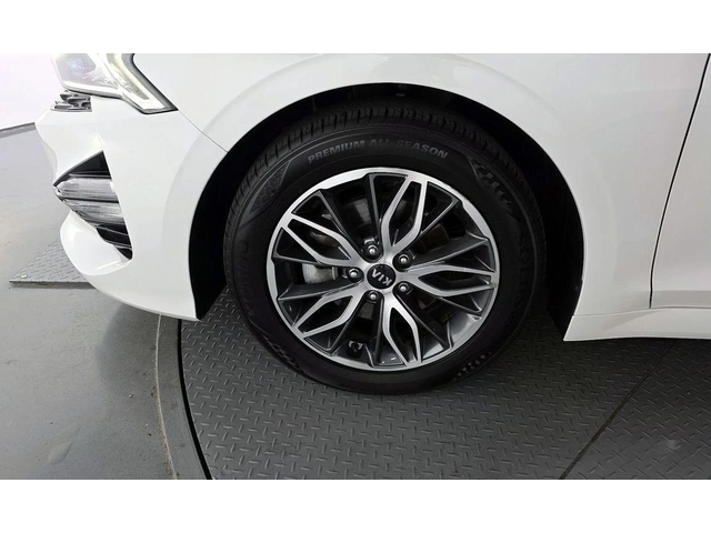 Kia K5 - автомобили, коли, обяви за нови и употребявани 4