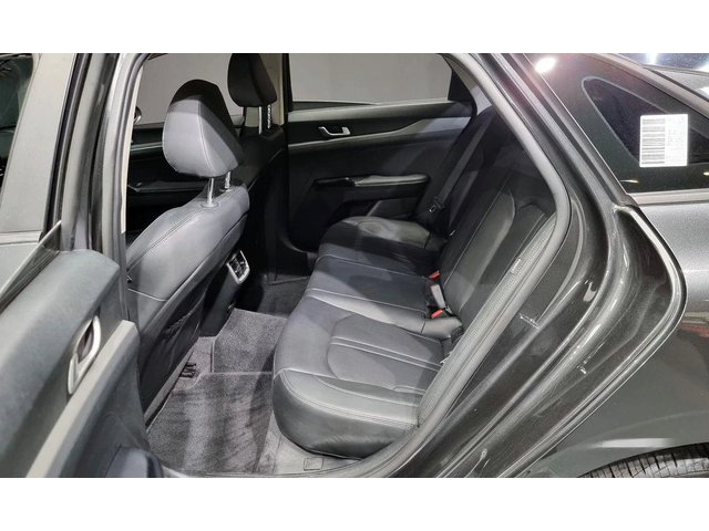 Kia K5 - автомобили, коли, обяви за нови и употребявани 10