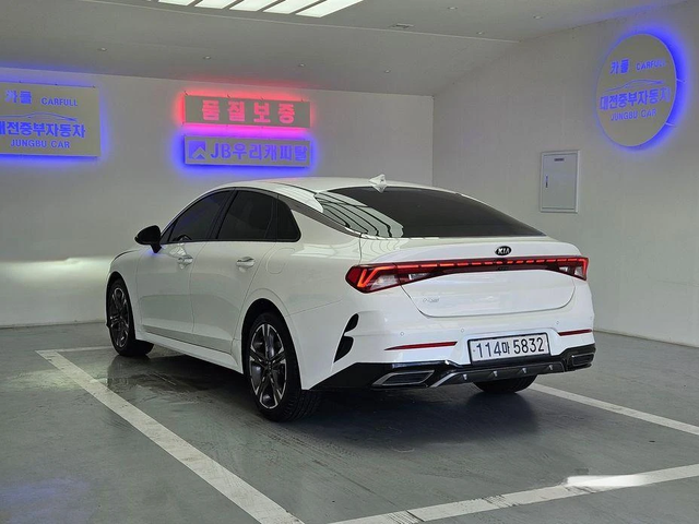 Kia K5 - автомобили, коли, обяви за нови и употребявани 1