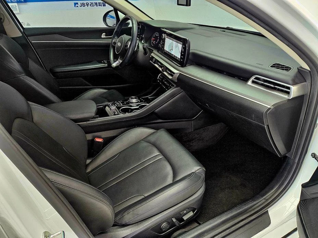 Kia K5 - автомобили, коли, обяви за нови и употребявани 8