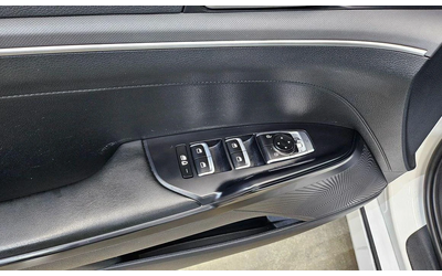 Kia K5 - автомобили, коли, обяви за нови и употребявани 8