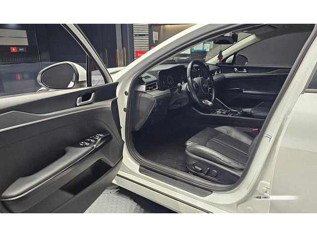 Kia K5 - автомобили, коли, обяви за нови и употребявани 10