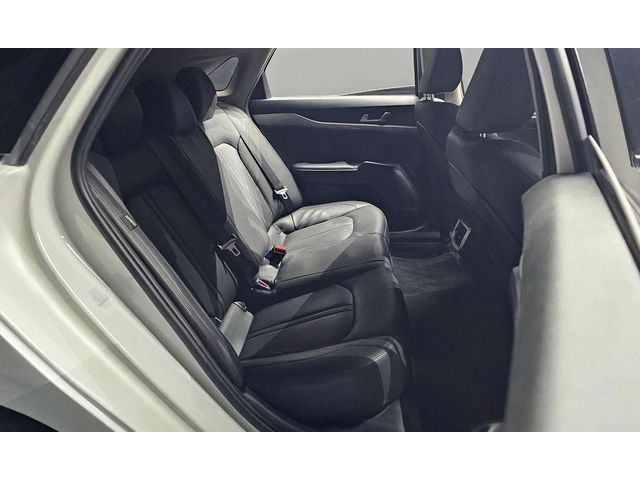 Kia K5 - автомобили, коли, обяви за нови и употребявани 11